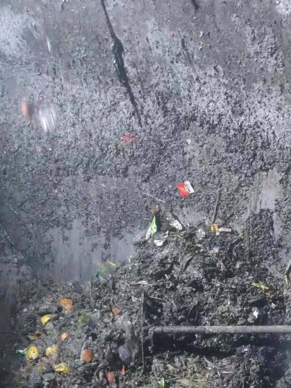 石楼污水池清理